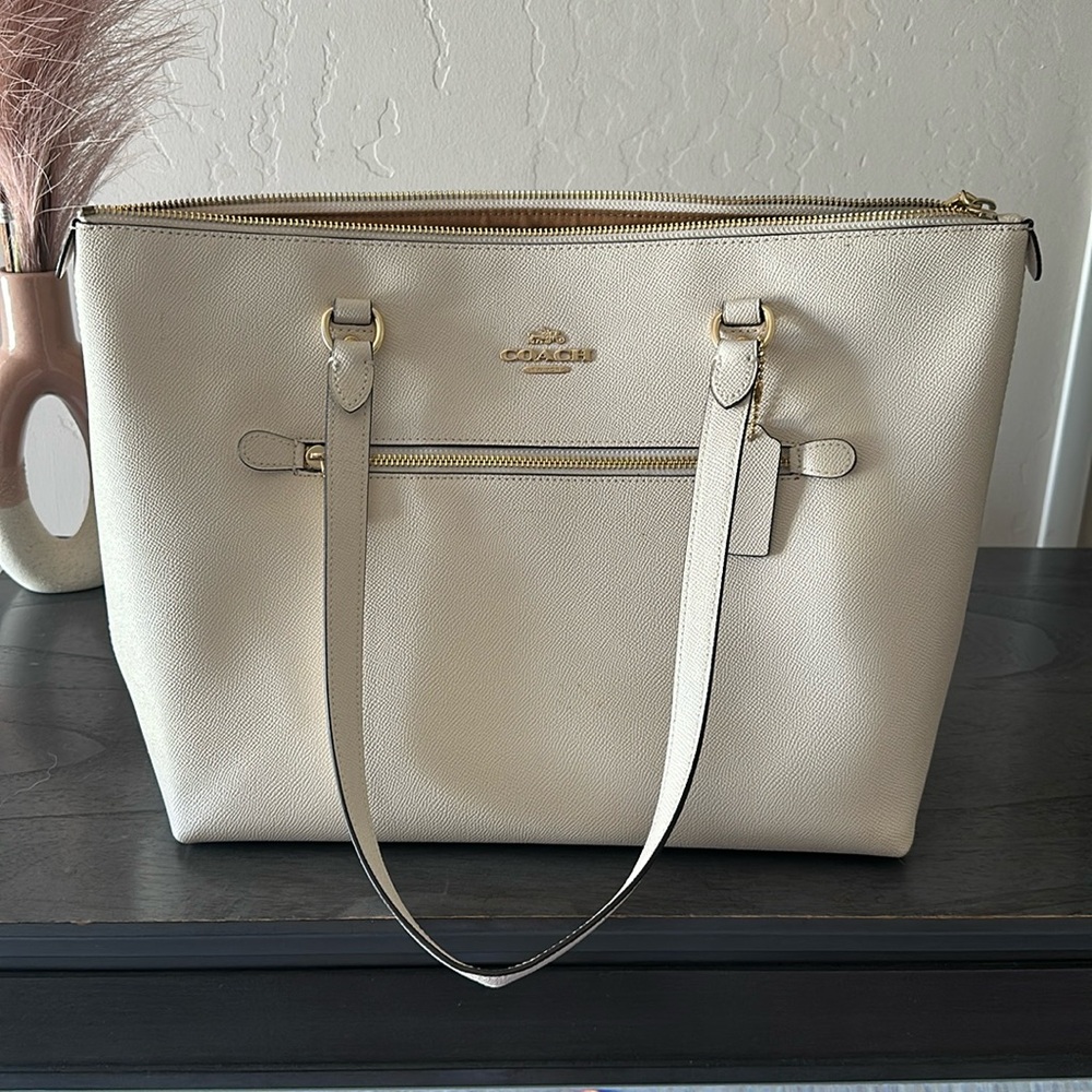 Large coach bag, perfect for laptop make up and all necessities.